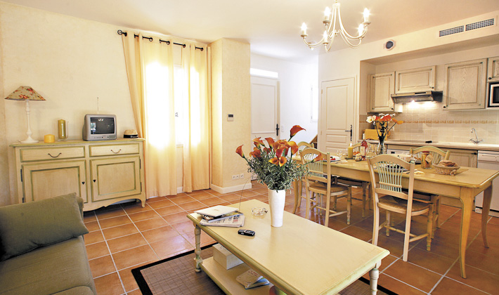 Vacances-passion - Le domaine de Fayence**** - Fayence - Var